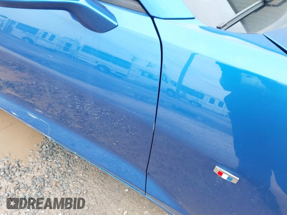 2017 Chevrolet Camaro 1LT z VIN 1G1FB1RX1H0144817, wystawiony jako IAAI lot #41609587 z przebiegiem 44 477 mil mil oraz . Historia ofert i sprzedaży dostępna na DreamBid. Obrazek 19.