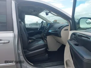 2016 Chrysler Town & Country Touring with VIN 2C4RC1BG0GR213058, listed as a IAAI auction lot 41910462 with 125,013 mi miles and . Bid and sale history available at DreamBid. Image 5.