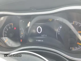 2016 Jeep Grand Cherokee High Altitude z VIN 1C4RJFCG3GC316260, wystawiony jako Copart lot #59605105 z przebiegiem 111 894 mil mil oraz Szkoda całkowita • Salvage title. Historia ofert i sprzedaży dostępna na DreamBid. Obrazek 9.