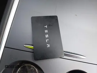 2023 Tesla Model 3 z VIN 5YJ3E1EA1PF449575, wystawiony jako IAAI lot #42457119 z przebiegiem 51 084 mil mil oraz . Historia ofert i sprzedaży dostępna na DreamBid. Obrazek 11.