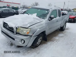 2006 Toyota Tacoma with VIN 5TEUU42N36Z293472, listed as a IAAI auction lot 41320155 with 105,230 mi miles. Bid and sale history available at carsss.com. Image 2.