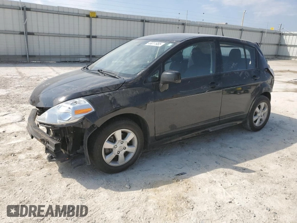 2011 Nissan Versa SL z VIN 3N1BC1CP8BL405823, wystawiony jako Copart lot #49011985 z przebiegiem 116 060 mil mil oraz Szkoda całkowita • Salvage title. Historia ofert i sprzedaży dostępna na DreamBid. Obrazek 1.