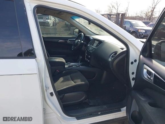 2015 Nissan Pathfinder Platinum with VIN 5N1AR2MM6FC656712, listed as a IAAI auction lot 41661724 with 164,013 mi miles. Bid and sale history available at carsss.com. Image 5.