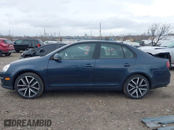 2010 Volkswagen Jetta Sedan S with VIN 3VWJZ7AJ1AM101103, listed as a IAAI auction lot 41727218 with 85,306 mi miles. Bid and sale history available at carsss.com. Image 13.