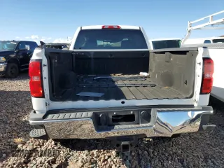 2015 Chevrolet Silverado 3500HD LT z VIN 1GC4KZE82FF590450, wystawiony jako Copart lot #68320404 z przebiegiem 78 844 mil mil oraz Szkoda całkowita • Salvage title. Historia ofert i sprzedaży dostępna na DreamBid. Obrazek 6.