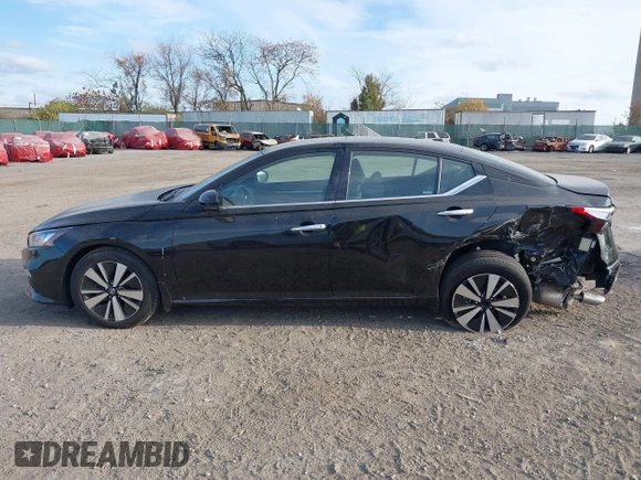 2022 Nissan Altima SL with VIN 1N4BL4EW1NN311523, listed as a IAAI auction lot 40775292 with 25,319 mi miles and . Bid and sale history available at carsss.com. Image 14.