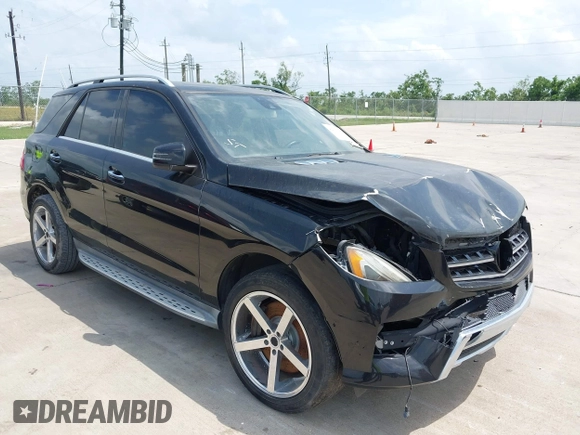 2014 Mercedes-Benz M ML 550 with VIN 4JGDA7DBXEA291980, listed as a IAAI auction lot 42161942 with 121,341 mi miles. Bid and sale history available at carsss.com. Image 1.