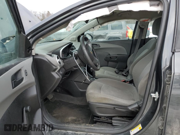 2019 Chevrolet Sonic LS z VIN 1G1JB5SB9K4135606, wystawiony jako Copart lot #38808073 z przebiegiem 77 218 mil mil oraz . Historia ofert i sprzedaży dostępna na DreamBid. Obrazek 7.