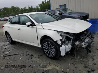2024 Nissan Altima SV with VIN 1N4BL4DV8RN429650, listed as a Copart auction lot 55502375 with 18,009 mi miles and Salvage Title. Bid and sale history available at DreamBid. Image 4.