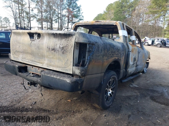2018 Nissan Titan SV z VIN 1N6AA1EJ2JN526477, wystawiony jako IAAI lot #41872455 z przebiegiem Nie podano mil oraz . Historia ofert i sprzedaży dostępna na DreamBid. Obrazek 4.