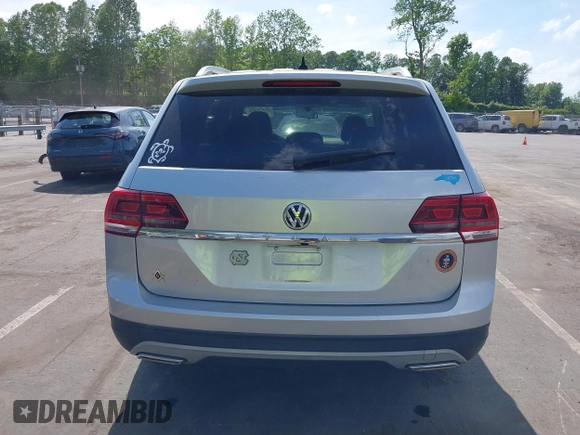 2018 Volkswagen Atlas SE with VIN 1V2CR2CA9JC535166, listed as a IAAI auction lot 42179451 with 146,625 mi miles and . Bid and sale history available at DreamBid. Image 17.