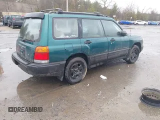 1998 Subaru Forester L with VIN JF1SF6352WH783758, listed as a IAAI auction lot 41971037 with 1 mi miles. Bid and sale history available at carsss.com. Image 4.