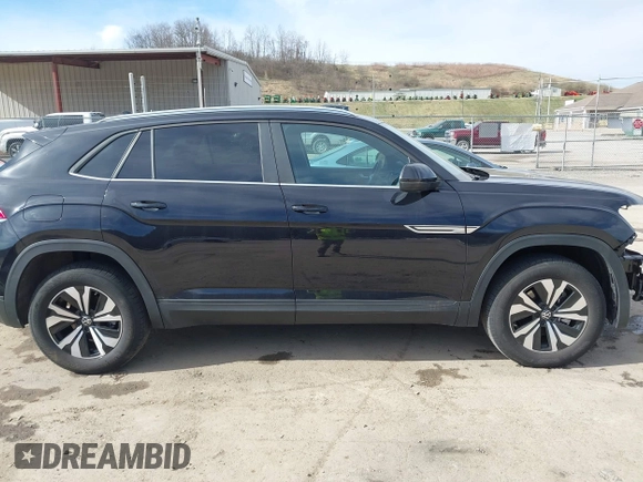 2024 Volkswagen Atlas SE z VIN 1V2LE2CA7RC230983, wystawiony jako IAAI lot #41786500 z przebiegiem 34 241 mil mil oraz . Historia ofert i sprzedaży dostępna na DreamBid. Obrazek 14.