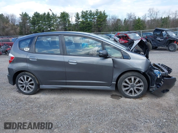 2013 Honda Fit Sport with VIN JHMGE8H54DC060946, listed as a IAAI auction lot 42095655 with 117,729 mi miles. Bid and sale history available at carsss.com. Image 13.
