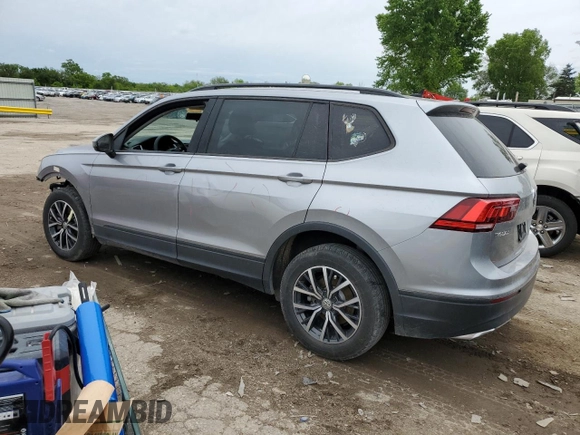 2021 Volkswagen Tiguan S z VIN 3VV1B7AX5MM062422, wystawiony jako Copart lot #54876425 z przebiegiem 114 550 mil mil oraz Nie do naprawy • Non repairable. Historia ofert i sprzedaży dostępna na DreamBid. Obrazek 2.
