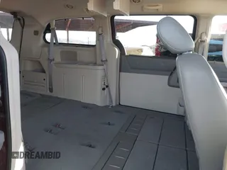 2008 Chrysler Town & Country Touring with VIN 2A8HR54P48R786571, listed as a IAAI auction lot 41871738 with 142,235 mi miles. Bid and sale history available at carsss.com. Image 8.
