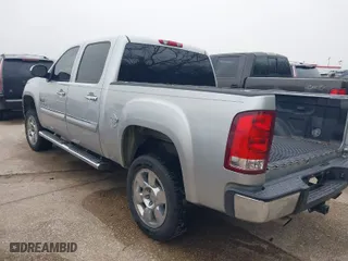 2011 GMC Sierra 1500 SLE with VIN 3GTP1VE05BG313366, listed as a IAAI auction lot 41746984 with 236,136 mi miles. Bid and sale history available at carsss.com. Image 3.
