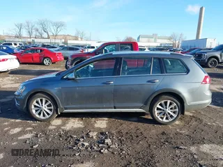 2017 Volkswagen Golf S с VIN 3VWH17AU3HM514845, выставлен на аукционе IAAI как лот 41590834 с пробегом 84 954 миль миль и . История ставок и продаж доступна на DreamBid. Изображение 14.