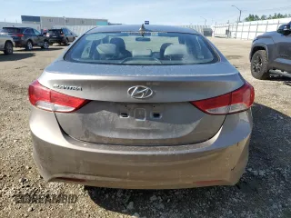 2013 Hyundai Elantra GLS z VIN 5NPDH4AE3DH433316, wystawiony jako Copart lot #58578135 z przebiegiem 243 028 mil mil oraz Szkody całkowita. Historia ofert i sprzedaży dostępna na DreamBid. Obrazek 6.