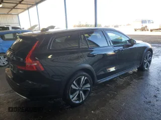 2024 Volvo V60 Plus with VIN YV4L12WY3R2134759, listed as a Copart auction lot 88121315 with 21,316 mi miles and Clean title. Bid and sale history available at DreamBid. Image 3.