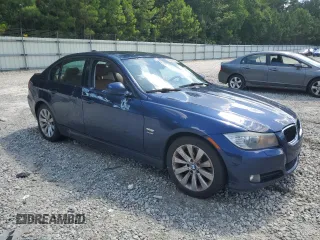 2011 BMW 3 Series 328i xDrive z VIN WBAPK5C57BA654405, wystawiony jako Copart lot #63236275 z przebiegiem 200 654 mil mil oraz Szkoda całkowita • Salvage title. Historia ofert i sprzedaży dostępna na DreamBid. Obrazek 4.