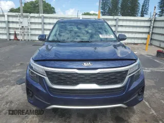 2021 Kia Seltos EX z VIN KNDERCAA9M7219461, wystawiony jako Copart lot #56696985 z przebiegiem 35 671 mil mil oraz Szkody całkowita. Historia ofert i sprzedaży dostępna na DreamBid. Obrazek 5.