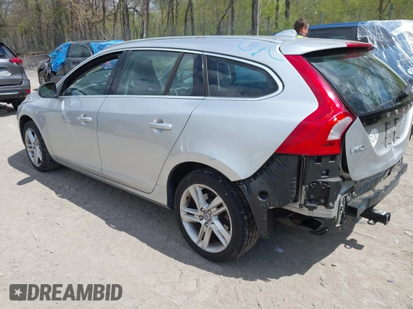 2015 Volvo V60 z VIN YV1612SB2F1188454, wystawiony jako IAAI lot #42176688 z przebiegiem 114 523 mil mil oraz . Historia ofert i sprzedaży dostępna na DreamBid. Obrazek 3.