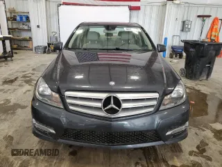 2013 Mercedes-Benz C 250 Sport z VIN WDDGF4HB7DR292456, wystawiony jako Copart lot #66205575 z przebiegiem 201 874 mil mil oraz Czysty tytuł • Clean title. Historia ofert i sprzedaży dostępna na DreamBid. Obrazek 5.