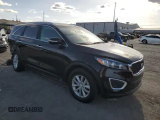 2017 Kia Sorento LX z VIN 5XYPG4A31HG240884, wystawiony jako Copart lot #52142315 z przebiegiem 88 556 mil mil oraz Szkoda całkowita • Salvage title. Historia ofert i sprzedaży dostępna na DreamBid. Obrazek 4.