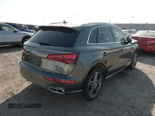 2018 Audi SQ5 Premium Plus z VIN WA1A4AFY1J2147407, wystawiony jako IAAI lot #40910292 z przebiegiem 74 942 mil mil oraz . Historia ofert i sprzedaży dostępna na DreamBid. Obrazek 4.