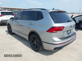 2023 Volkswagen Tiguan SE R-Line Black с VIN 3VVCB7AX5PM064412, выставлен на аукционе IAAI как лот 42279912 с пробегом 72 528 миль миль и . История ставок и продаж доступна на DreamBid. Изображение 3.
