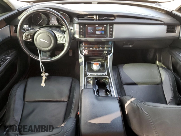 2016 Jaguar XF 35t Premium with VIN SAJBD4BV2GCY14433, listed as a Copart auction lot 72264074 with 69,870 mi miles and Non Repairable. Bid and sale history available at carsss.com. Image 8.