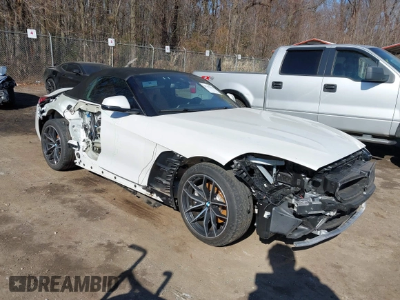 2020 BMW Z4 sDrive30i z VIN WBAHF3C09LWW54993, wystawiony jako IAAI lot #41757841 z przebiegiem Nie podano mil oraz . Historia ofert i sprzedaży dostępna na DreamBid. Obrazek 1.