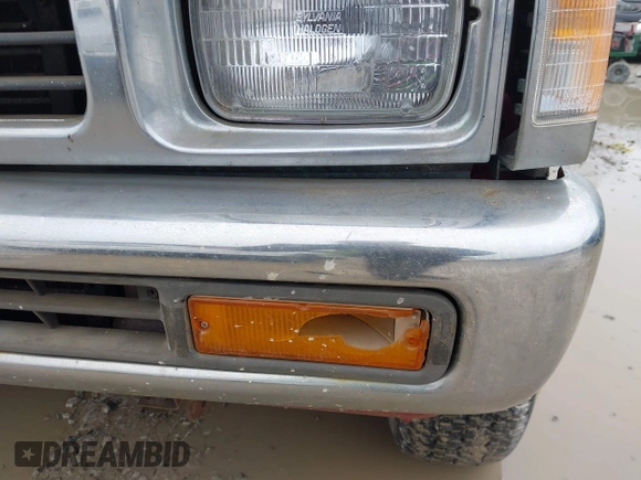 1996 Nissan Frontier XE z VIN 1N6SD11Y6TC355732, wystawiony jako IAAI lot #41958249 z przebiegiem 110 419 mil mil oraz . Historia ofert i sprzedaży dostępna na DreamBid. Obrazek 14.