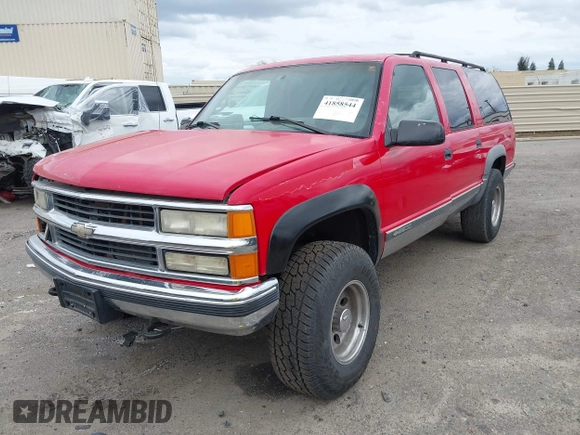 1996 Chevrolet Suburban with VIN 1GNGK26J6TJ327156, listed as a IAAI auction lot 41858544 with 195,532 mi miles. Bid and sale history available at carsss.com. Image 2.