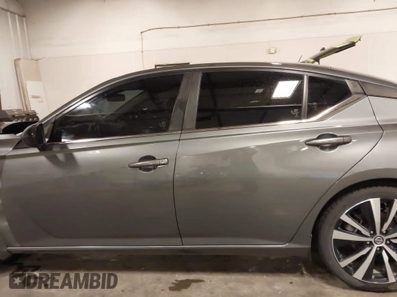 2019 Nissan Altima SR with VIN 1N4BL4CV6KC186522, listed as a IAAI auction lot 41773234 with 95,654 mi miles and . Bid and sale history available at DreamBid. Image 15.
