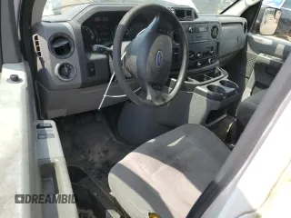 2013 Ford Econoline Cargo Commercial z VIN 1FTNE2EW3DDA51779, wystawiony jako Copart lot #53250015 z przebiegiem 261 768 mil mil oraz Nie do naprawy • Non repairable. Historia ofert i sprzedaży dostępna na DreamBid. Obrazek 8.