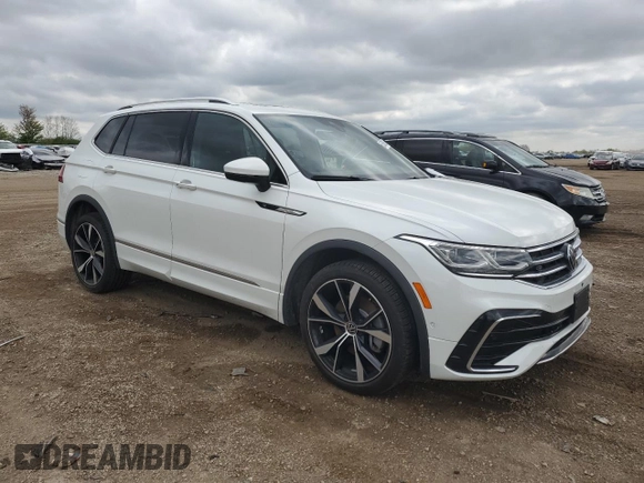 2024 Volkswagen Tiguan SEL R-Line z VIN 3VV4B7AX3RM141320, wystawiony jako Copart lot #55606335 z przebiegiem 9 347 mil mil oraz Szkoda całkowita • Salvage title. Historia ofert i sprzedaży dostępna na DreamBid. Obrazek 4.