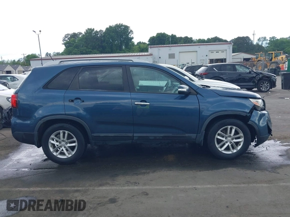 2014 Kia Sorento LX with VIN 5XYKT4A64EG512629, listed as a IAAI auction lot 42082927 with 148,832 mi miles. Bid and sale history available at carsss.com. Image 13.