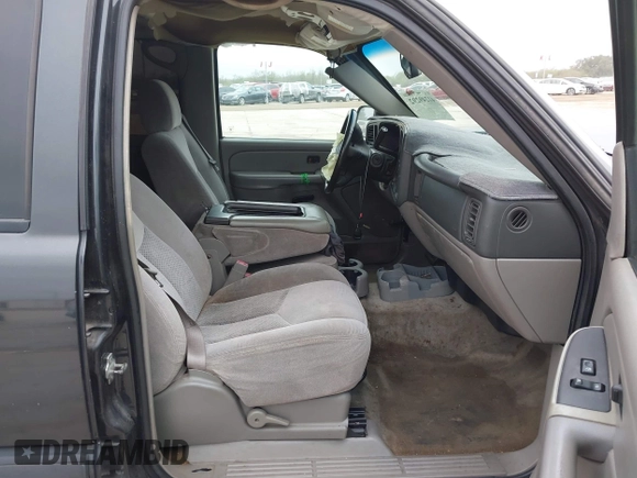 2005 Chevrolet Suburban LT with VIN 3GNEC16Z95G131012, listed as a IAAI auction lot 41249292 with 269,331 mi miles and . Bid and sale history available at DreamBid. Image 5.
