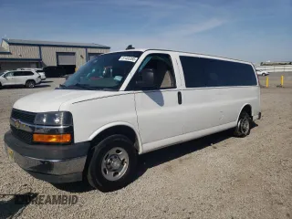 2017 Chevrolet Express Passenger LT z VIN 1GAZGPFG0H1339243, wystawiony jako Copart lot #51465385 z przebiegiem 116 263 mil mil oraz Szkoda całkowita • Salvage title. Historia ofert i sprzedaży dostępna na DreamBid. Obrazek 1.