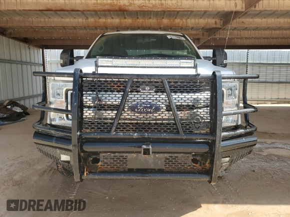 2019 Ford F-250 XL with VIN 1FT7W2B67KEE56965, listed as a Copart auction lot 55602715 with 189,947 mi miles and Clean title. Bid and sale history available at DreamBid. Image 5.