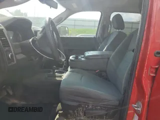 2013 Ram 2500 Tradesman z VIN 3C6UR5CLXDG558960, wystawiony jako Copart lot #57046995 z przebiegiem 75 628 mil mil oraz Czysty tytuł • Clean title. Historia ofert i sprzedaży dostępna na DreamBid. Obrazek 7.