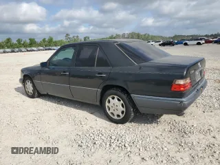 1995 Mercedes-Benz E Class with VIN WDBEA32E8SC155148, listed as a Copart auction lot 53386385 with 114,773 mi miles and Salvage Title. Bid and sale history available at carsss.com. Image 2.