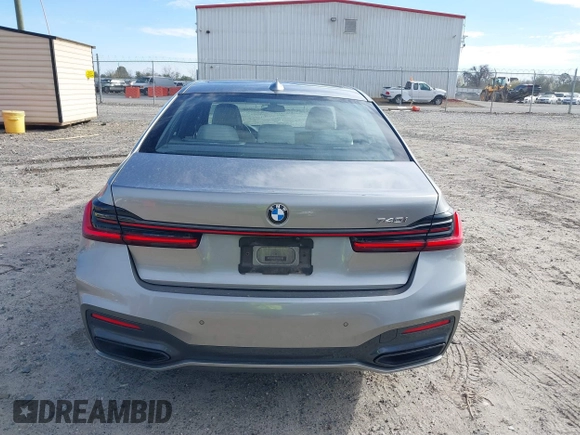 2022 BMW 7 Series 740i with VIN WBA7T2C06NCH23175, listed as a IAAI auction lot 41752367 with 112,979 mi miles and . Bid and sale history available at carsss.com. Image 16.