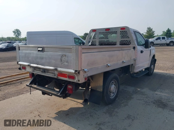 2018 Ford F-250 XL with VIN 1FDBF2A62JEC21198, listed as a IAAI auction lot 42362024 with 104,276 mi miles and . Bid and sale history available at DreamBid. Image 4.