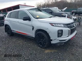 2023 Mitsubishi Outlander ES z VIN JA4ARUAUXPU007733, wystawiony jako IAAI lot #41899000 z przebiegiem 12 612 mil mil oraz . Historia ofert i sprzedaży dostępna na DreamBid. Obrazek 1.