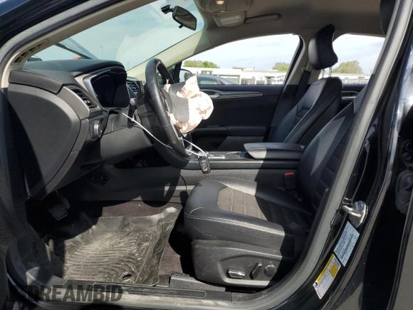 2017 Ford Fusion SE с VIN 3FA6P0HD5HR248243, выставлен на аукционе Copart как лот 53581725 с пробегом 61 613 миль миль и Списание • Salvage title. История ставок и продаж доступна на DreamBid. Изображение 7.