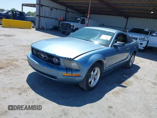 2007 Ford Mustang Deluxe с VIN 1ZVFT80N775363725, выставлен на аукционе IAAI как лот 42544069 с пробегом 200 300 миль миль и . История ставок и продаж доступна на DreamBid. Изображение 2.