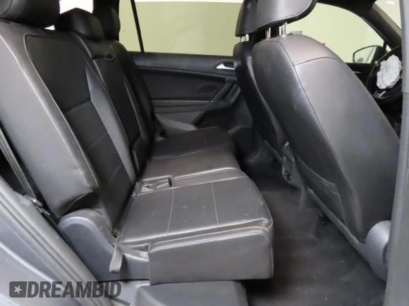 2020 Volkswagen Tiguan SE z VIN 3VV3B7AXXLM154326, wystawiony jako Copart lot #59328395 z przebiegiem 62 793 mil mil oraz Czysty tytuł • Clean title. Historia ofert i sprzedaży dostępna na DreamBid. Obrazek 6.